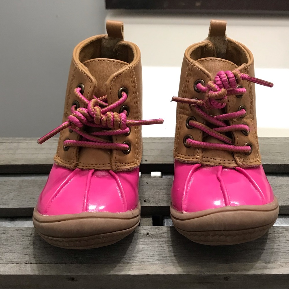 Girls Duck style boots